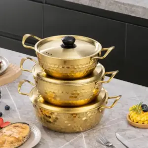 قدر النودلز الفوري على الطريقة الكورية – ذهبي/فضي مع غطاء